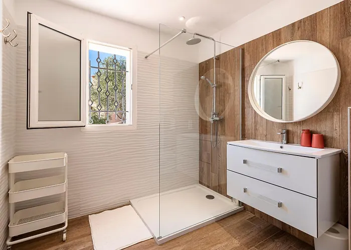 La Crique - Piscine Vue Montagne Climatise Ferienhaus