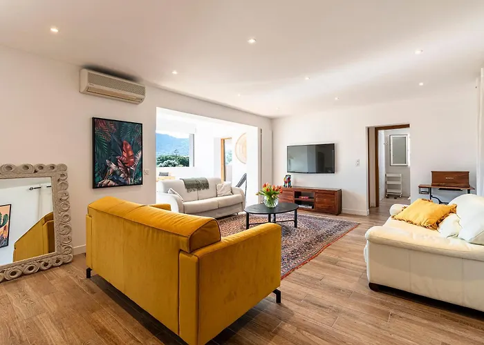 La Crique - Piscine Vue Montagne Climatise Ferienhaus *