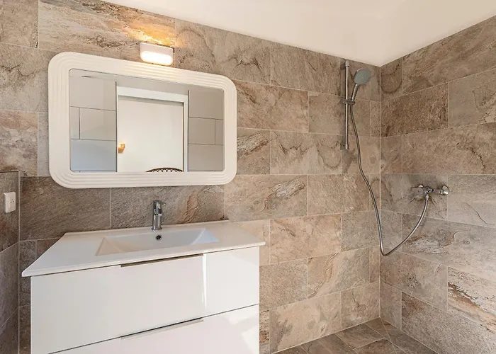 La Crique - Piscine Vue Montagne Climatise Ferienhaus *